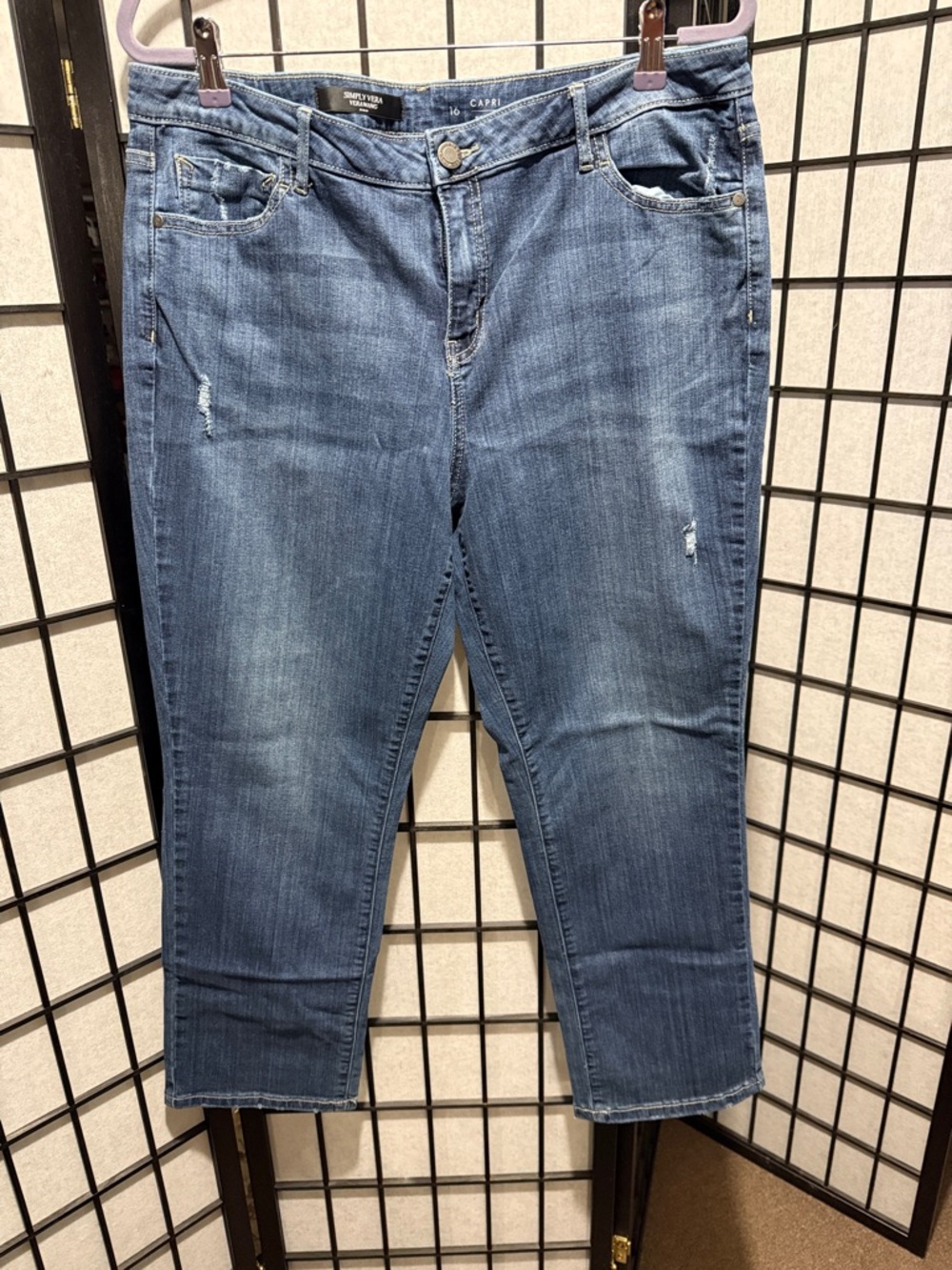 Vera Wang Medium Blue Cropped Distressed Jeans Size 16